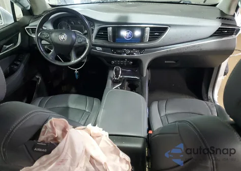 2020 Buick Enclave Essence z USA, uszkodzony, nr VIN 5GAEVAKW3LJ266255